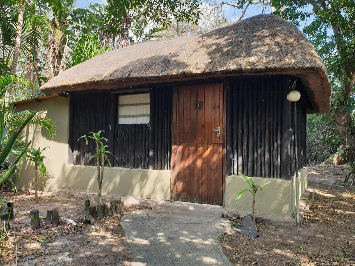 Pumusa Bushcamp Hluhluwe Exterior photo