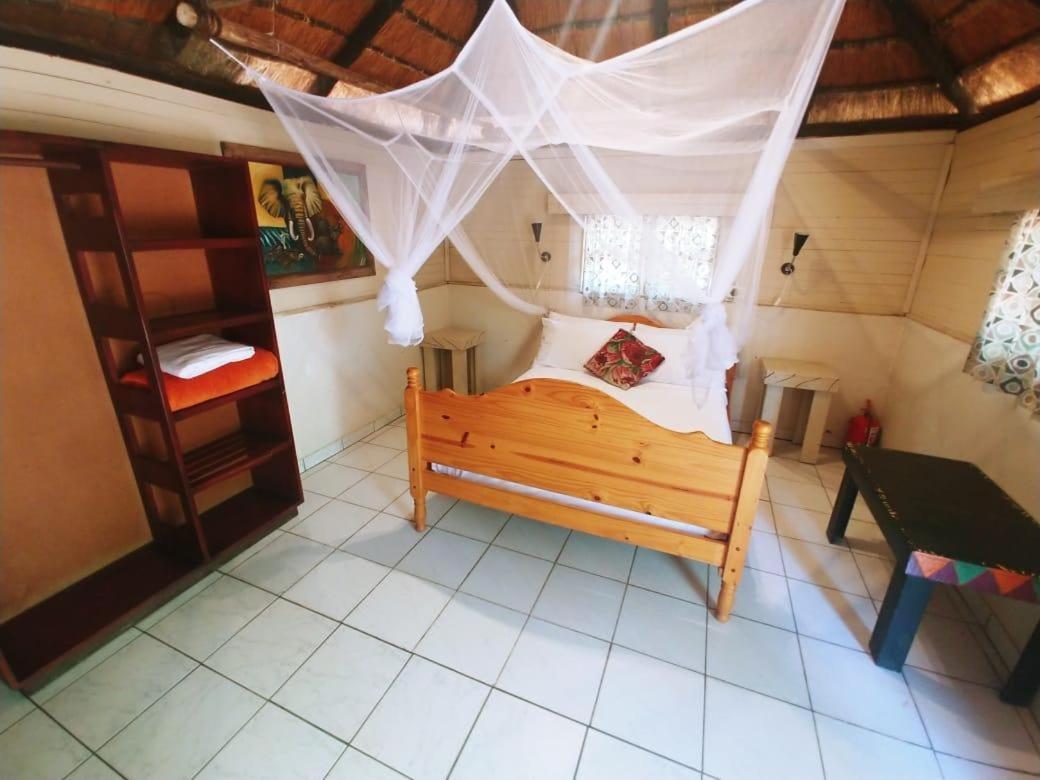 Pumusa Bushcamp Hluhluwe Exterior photo